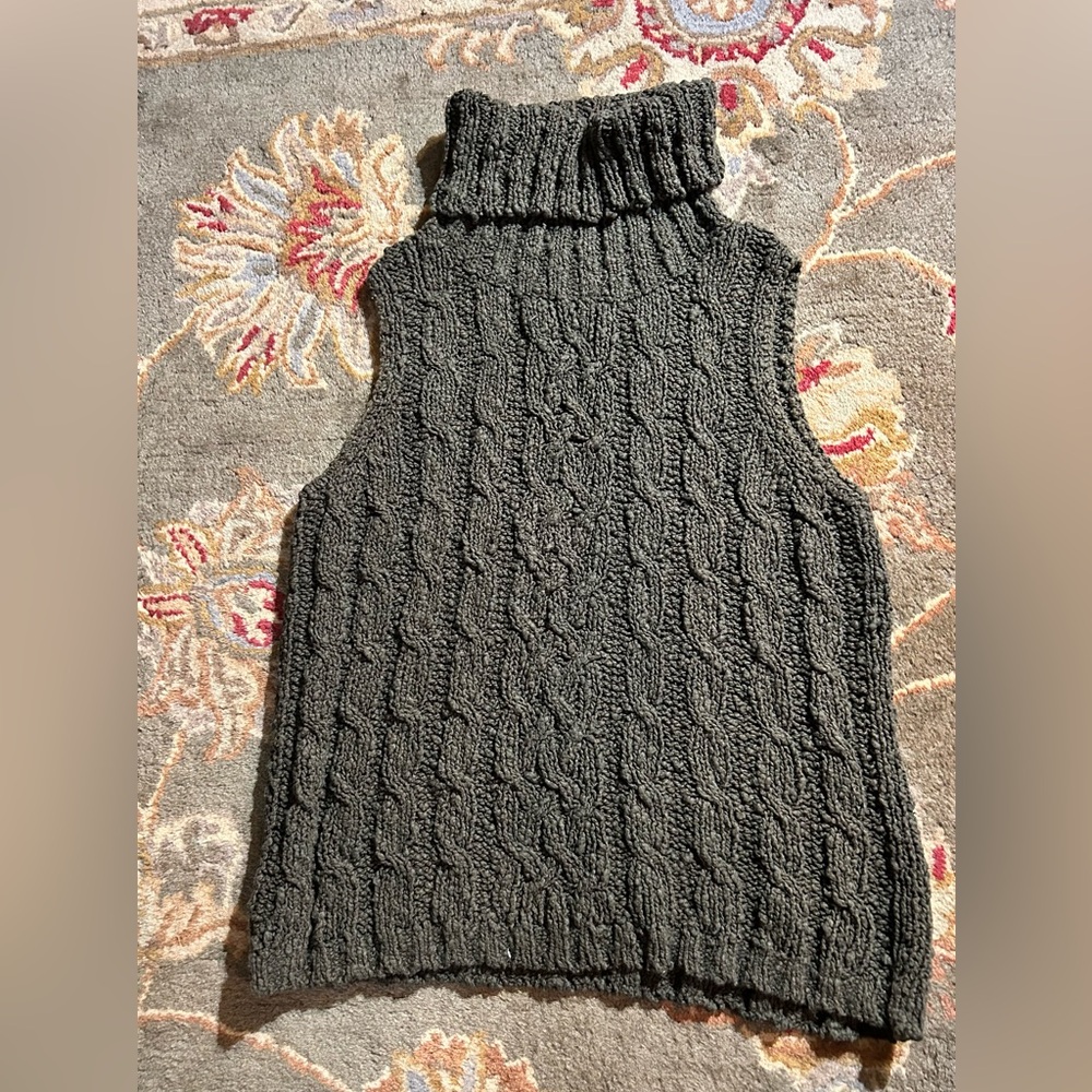 Liz Claiborne Women’s Cable Knit Sleeveless Sweater Dark Green M